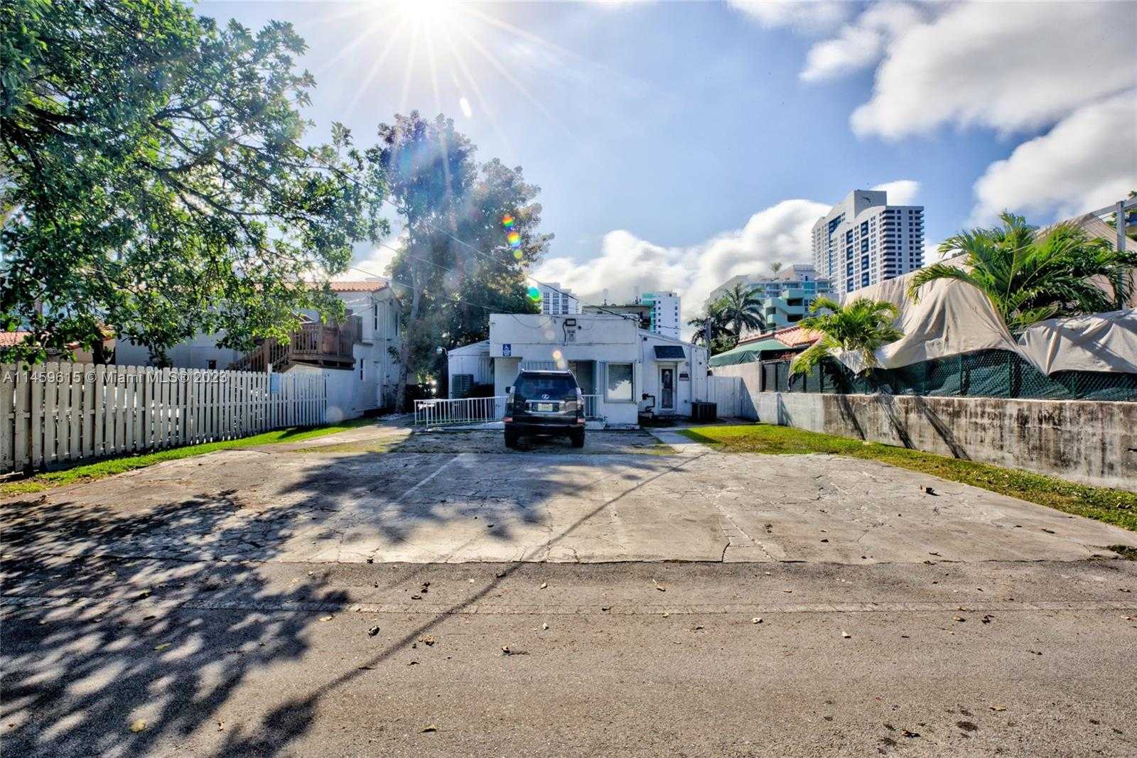 Small Image of 1235 ALTON RD, Miami Beach Number 32