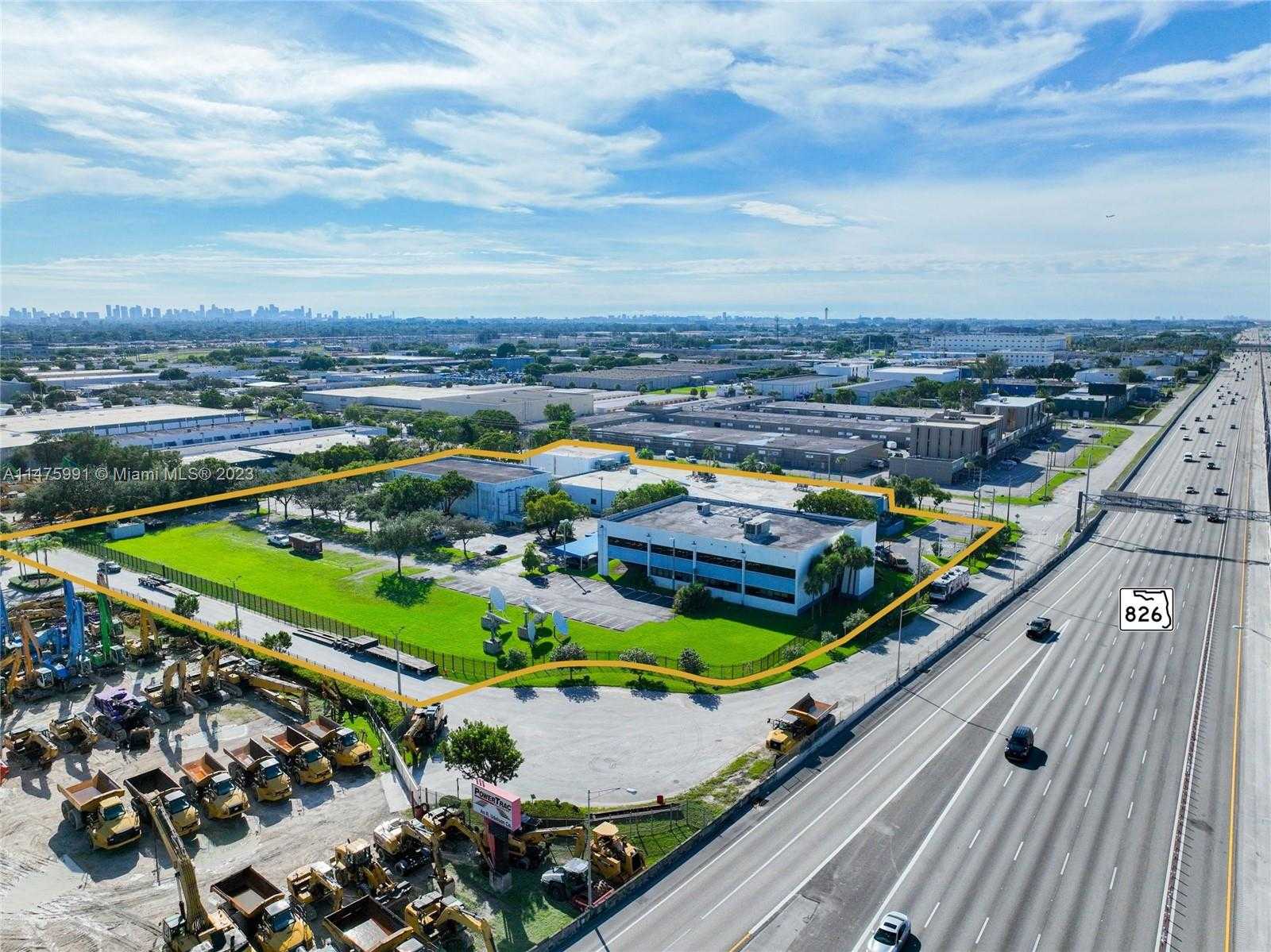 Small Image of 7007 NORTH WEST 77TH AVE, Unincorporated Dade County Number 2