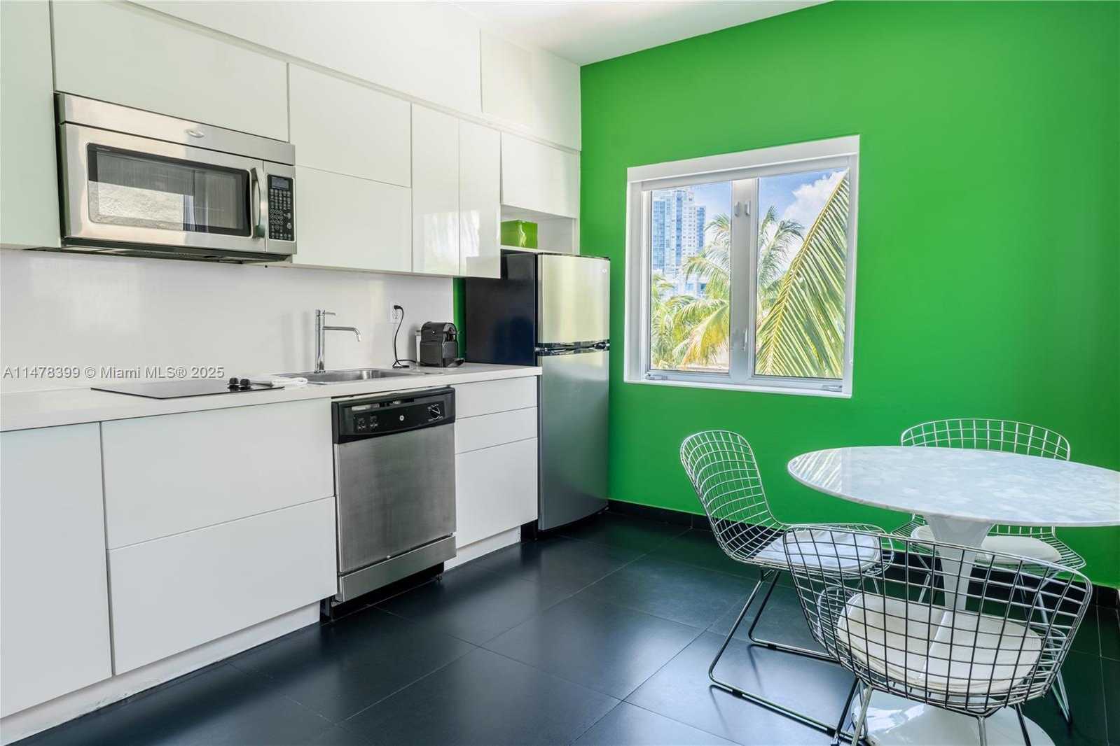 Small Image of Miami Beach Number 32