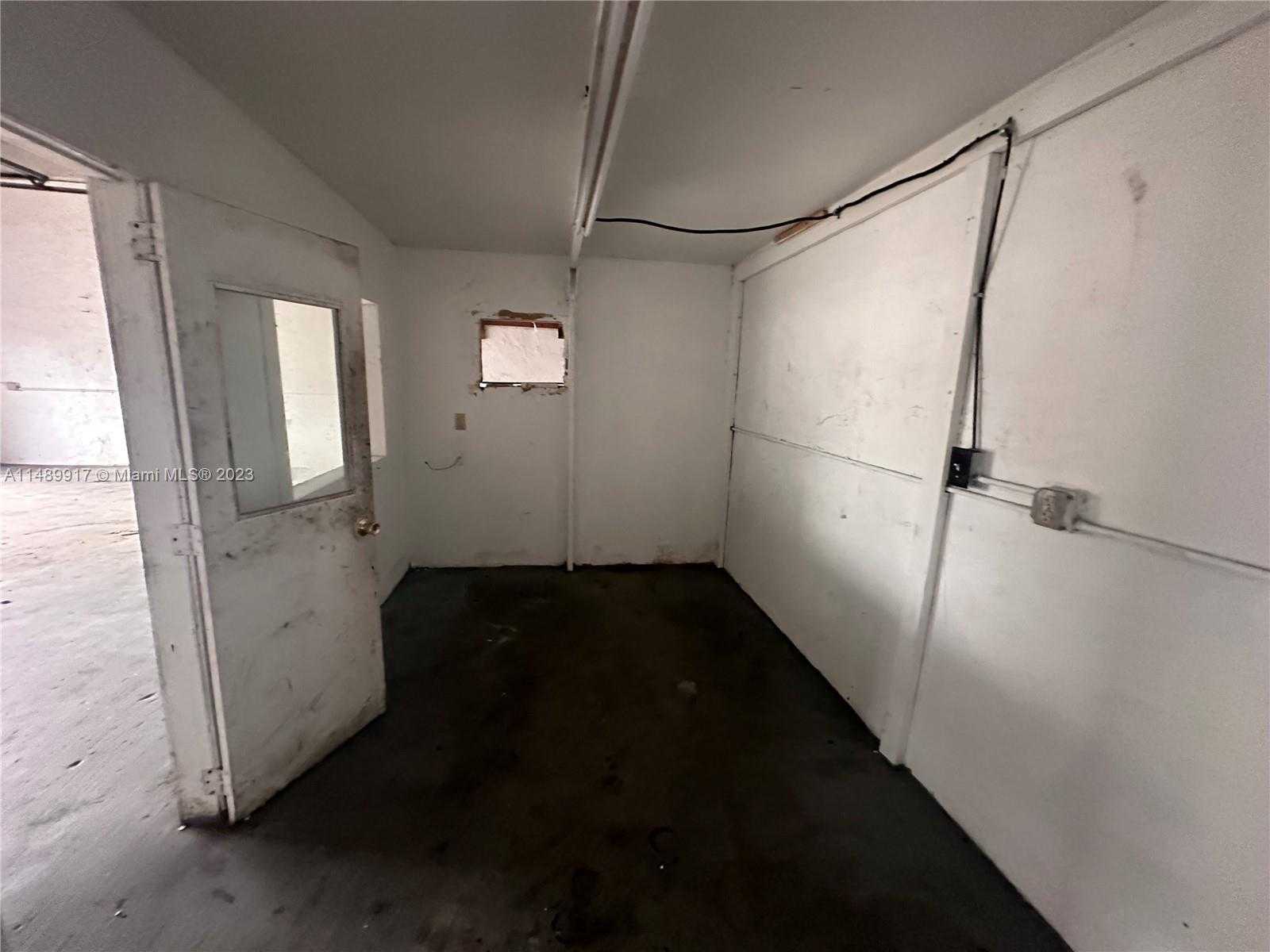 Small Image of 5660 RODMAN ST, Hollywood Number 10