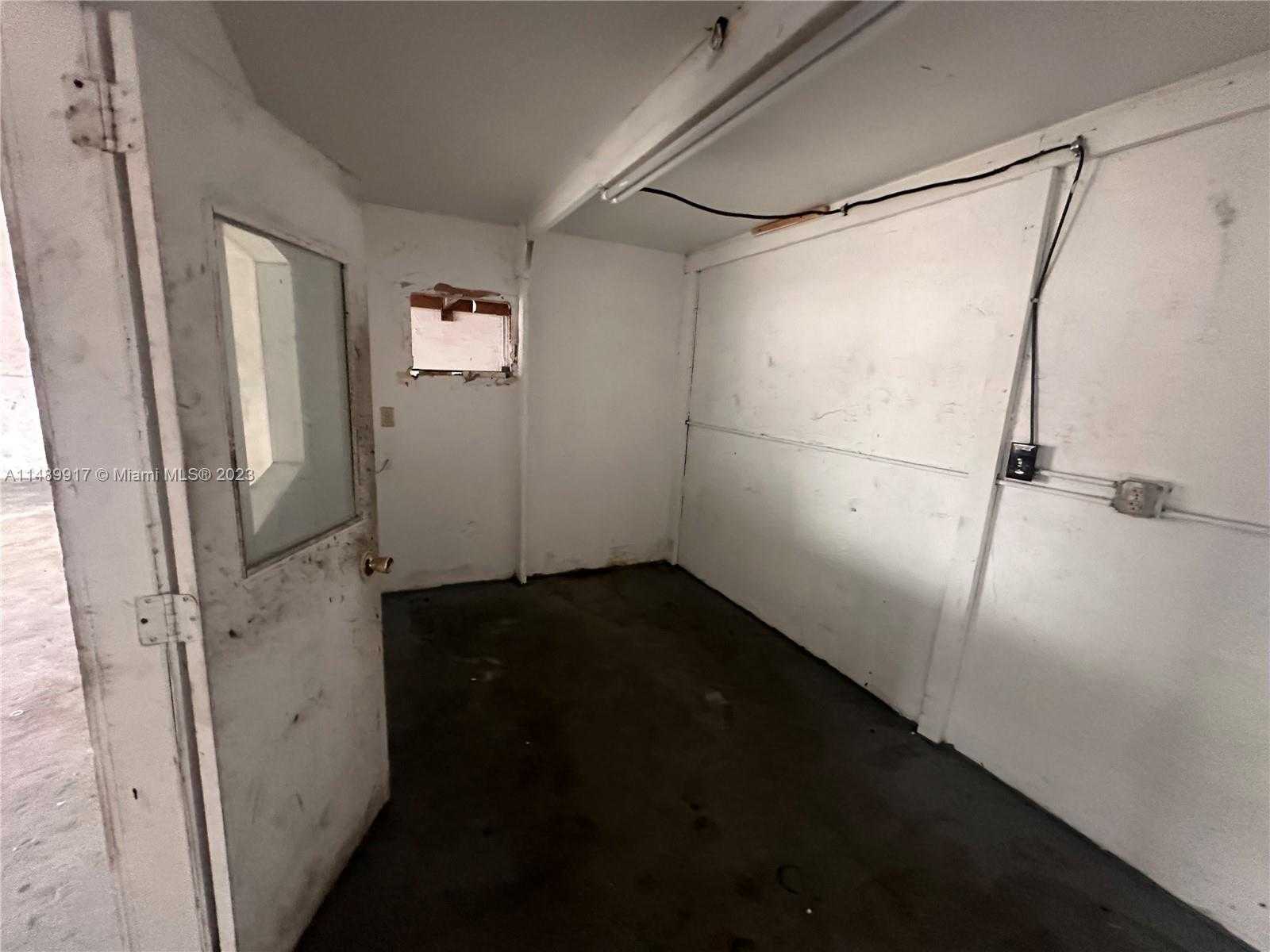 Small Image of 5660 RODMAN ST, Hollywood Number 9