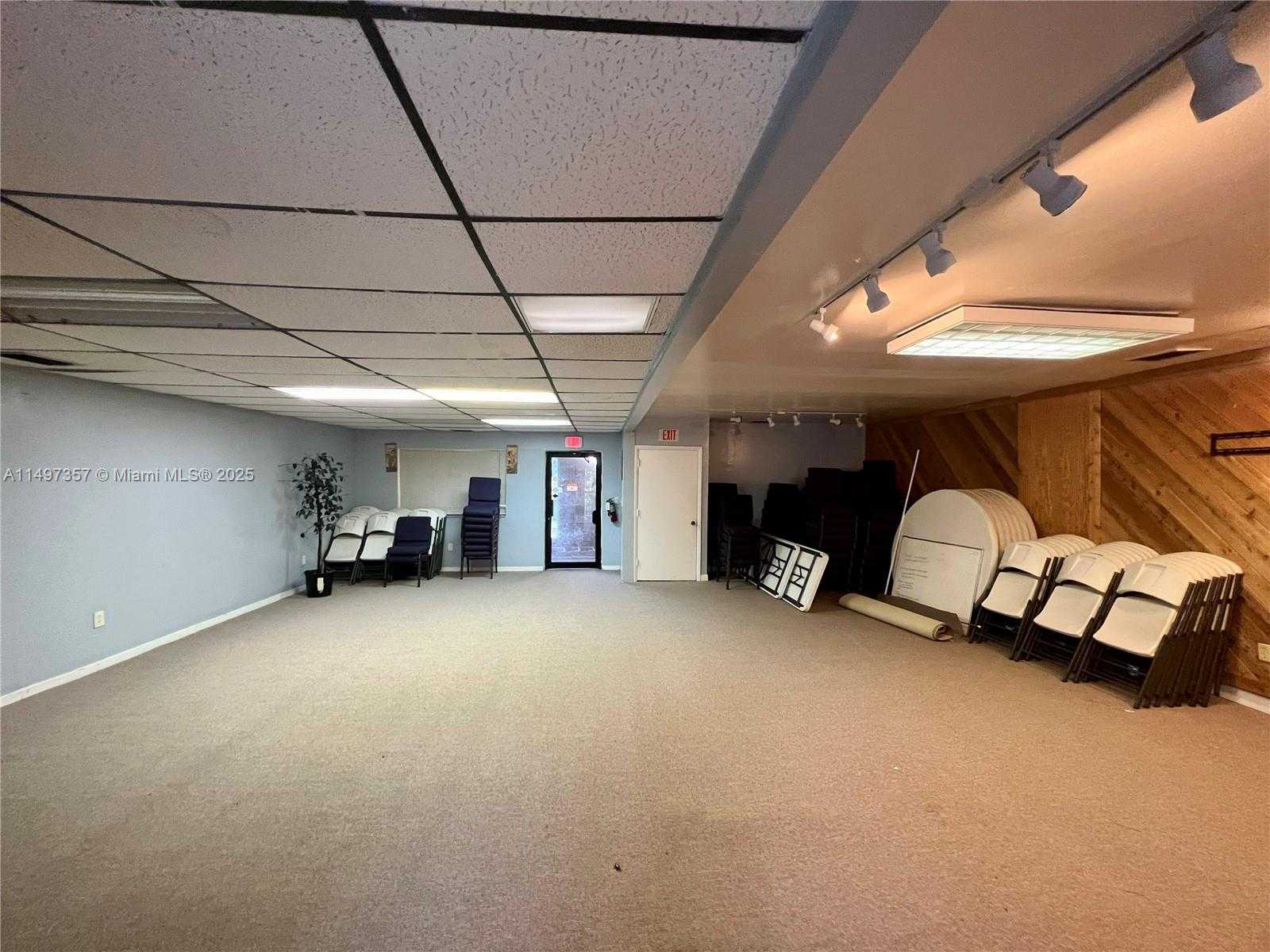 Small Image of 6300 PEMBROKE RD, Miramar Number 11