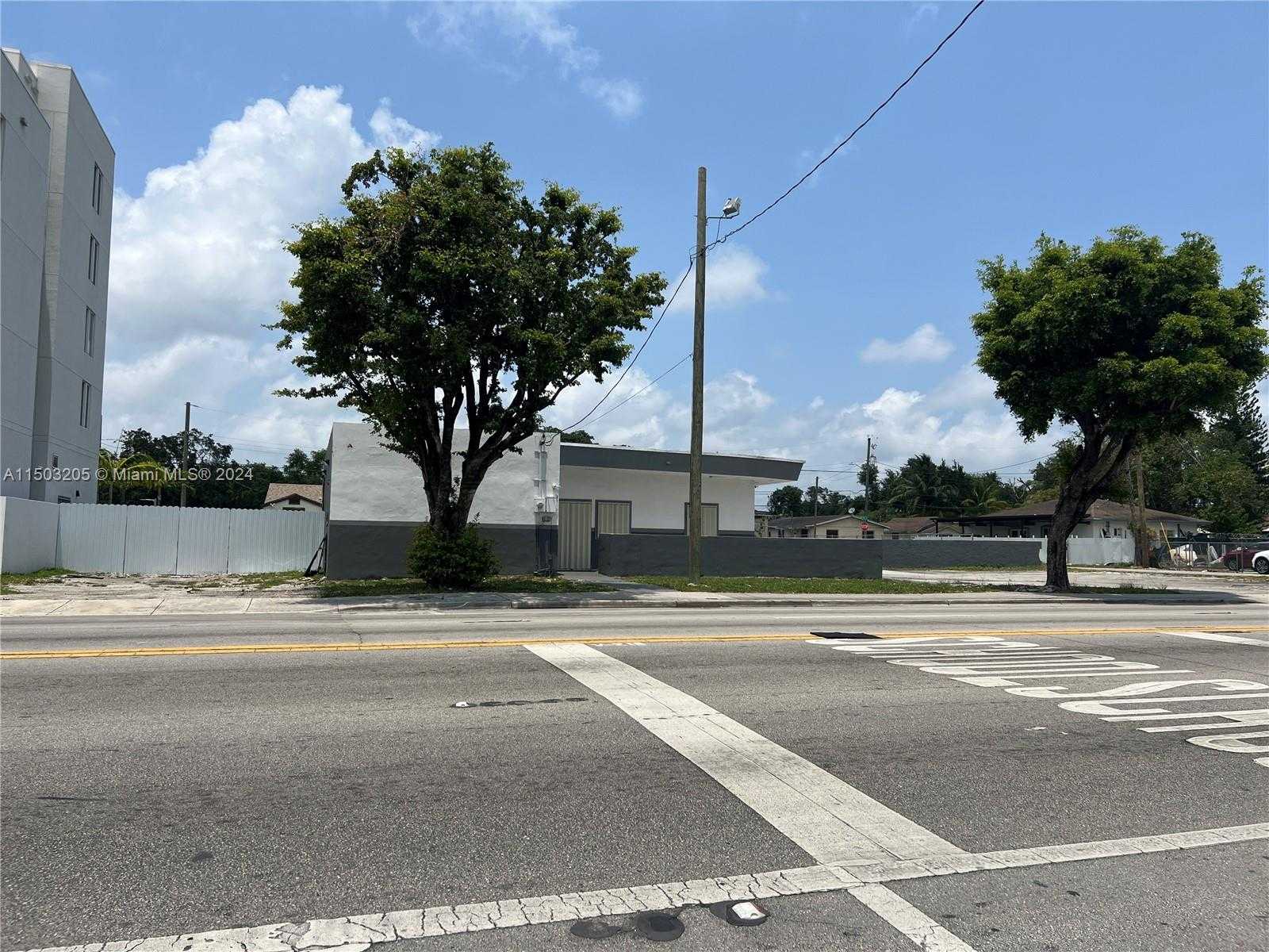 Small Image of 2451 NORTH WEST 54TH ST, Miami Number 12