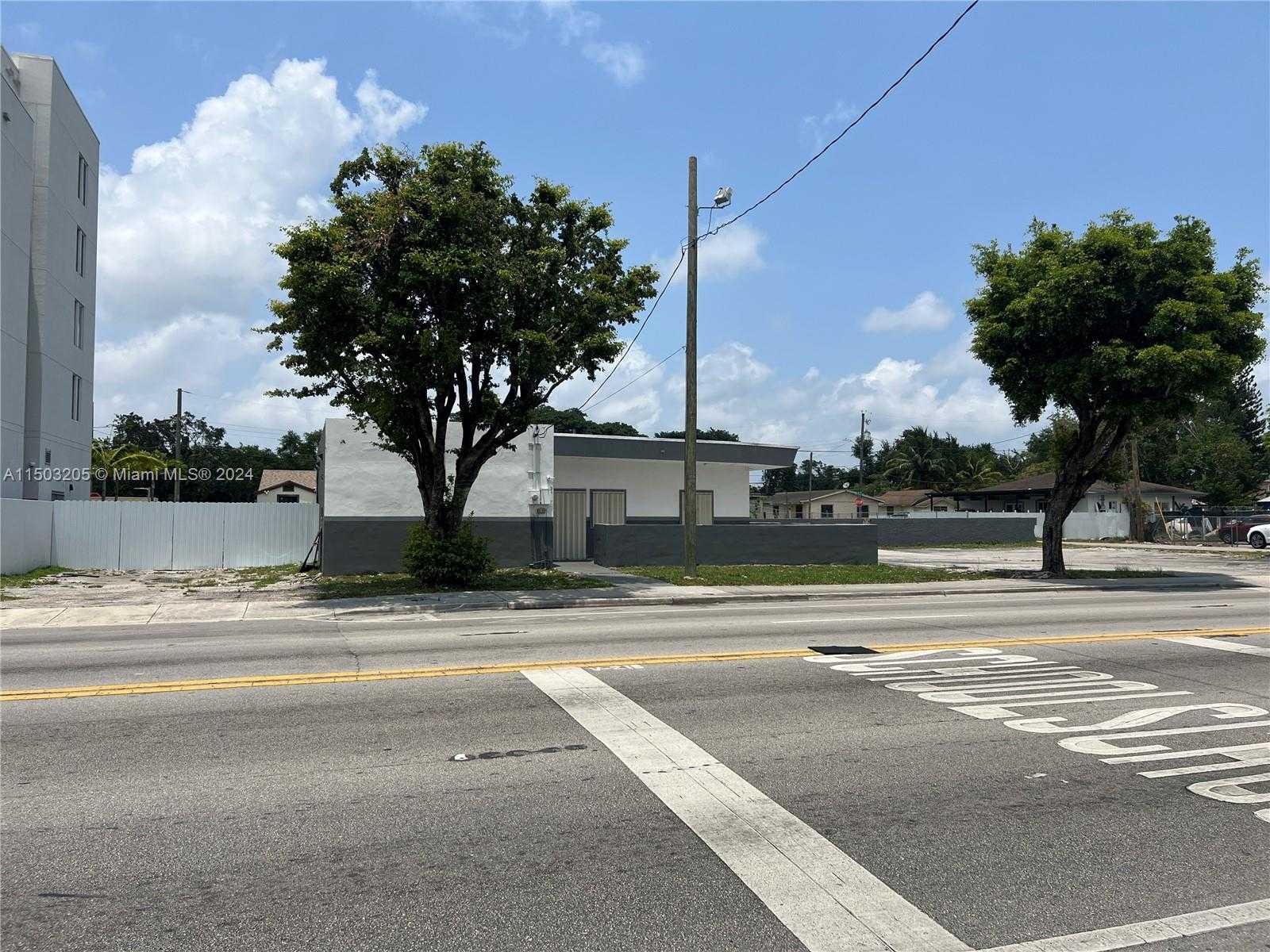 Small Image of 2451 NORTH WEST 54TH ST, Miami Number 16