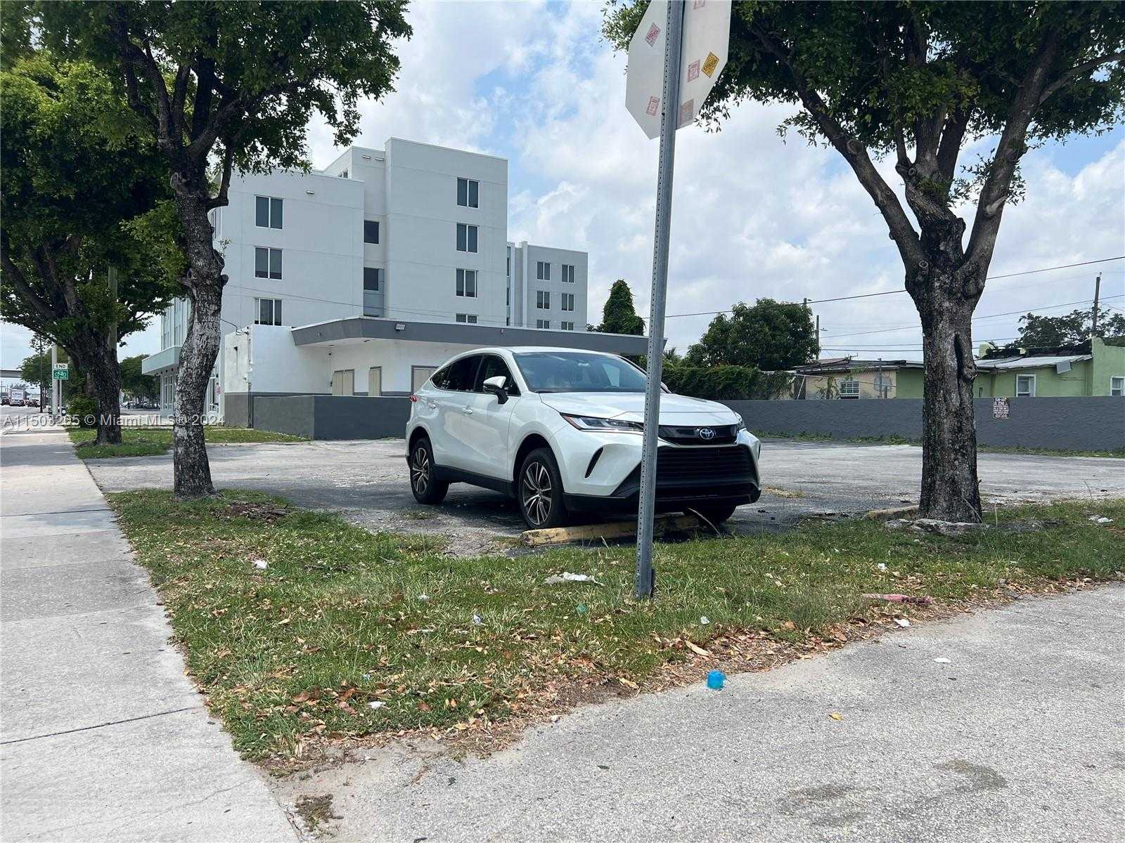 Small Image of 2451 NORTH WEST 54TH ST, Miami Number 5