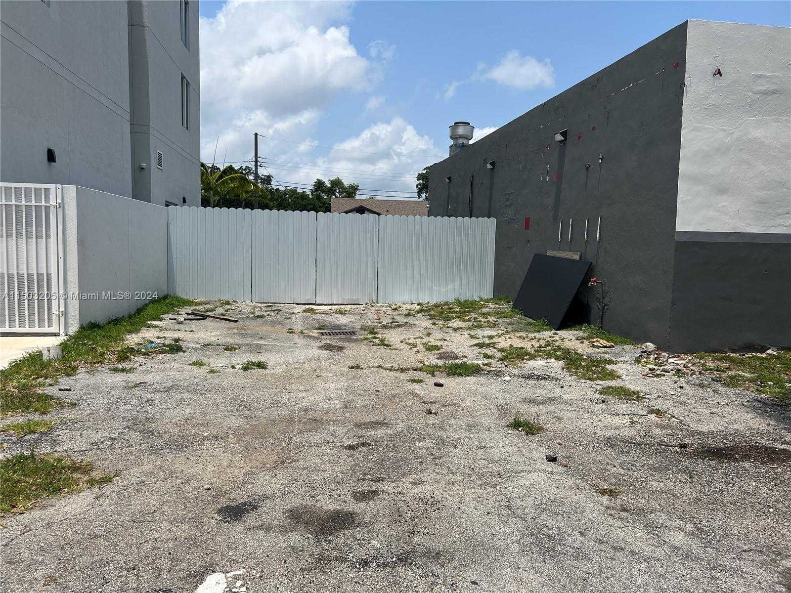 Small Image of 2451 NORTH WEST 54TH ST, Miami Number 7