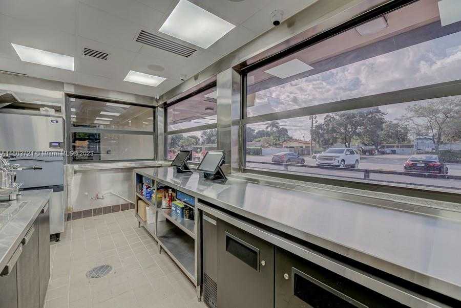 Small Image of 11101 NORTH WEST 27TH AVE, Miami Number 22