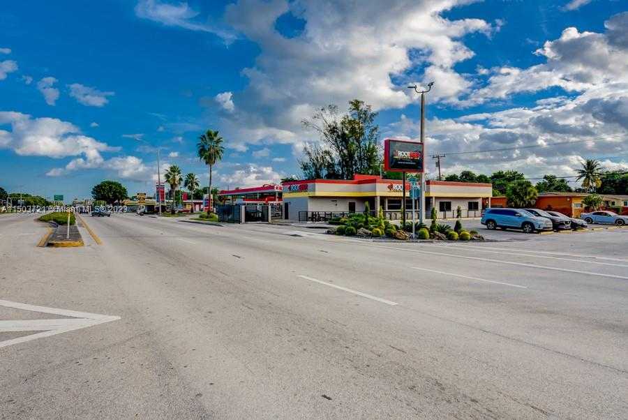 Small Image of 11101 NORTH WEST 27TH AVE, Miami Number 4