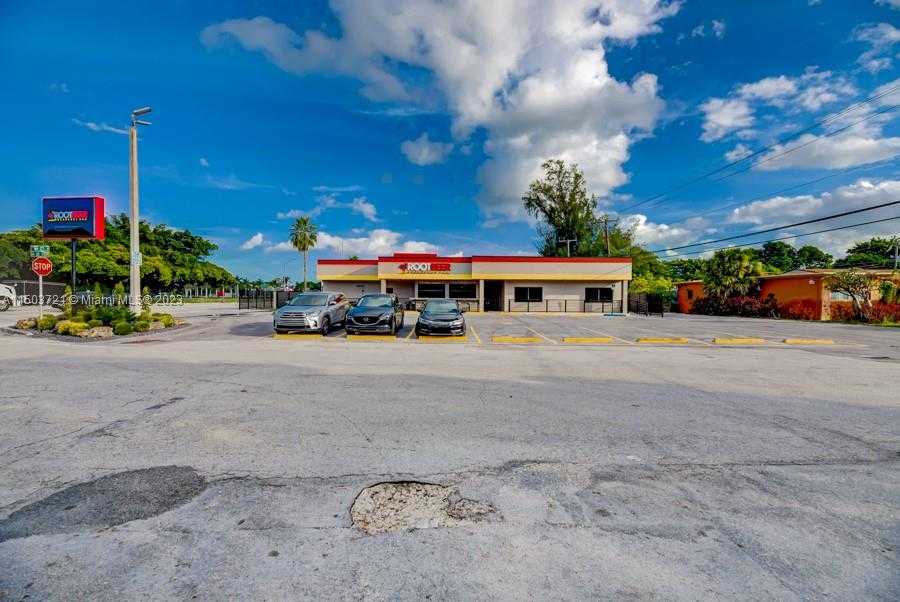 Small Image of 11101 NORTH WEST 27TH AVE, Miami Number 5