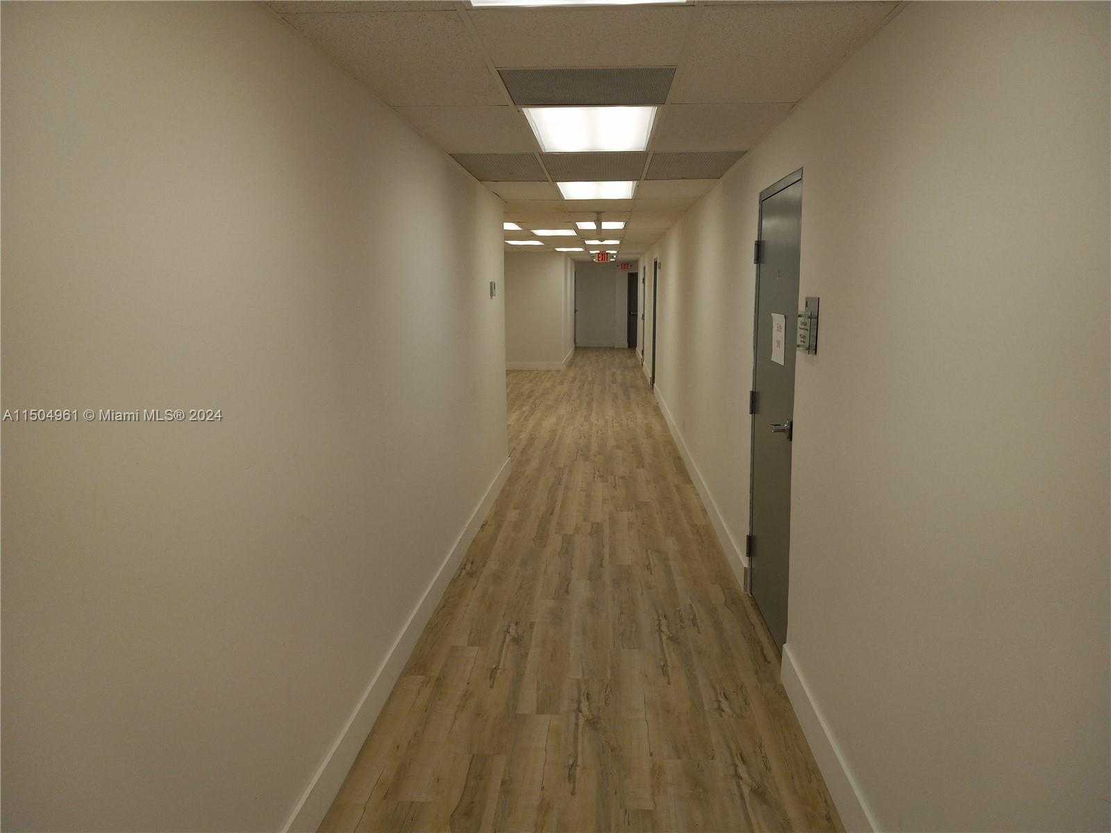 Small Image of 13499 BISCAYNE BLVD #M8, North Miami Number 4