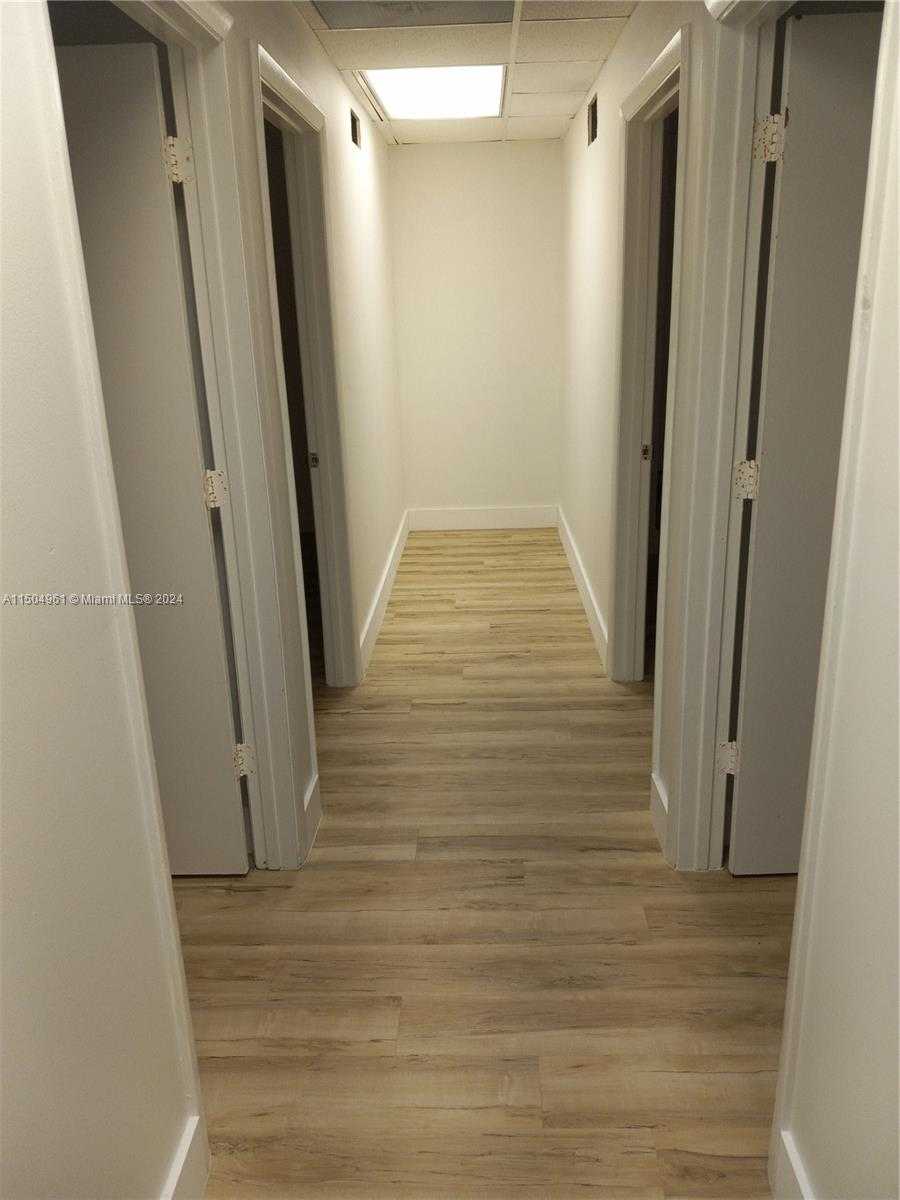 Small Image of 13499 BISCAYNE BLVD #M8, North Miami Number 5