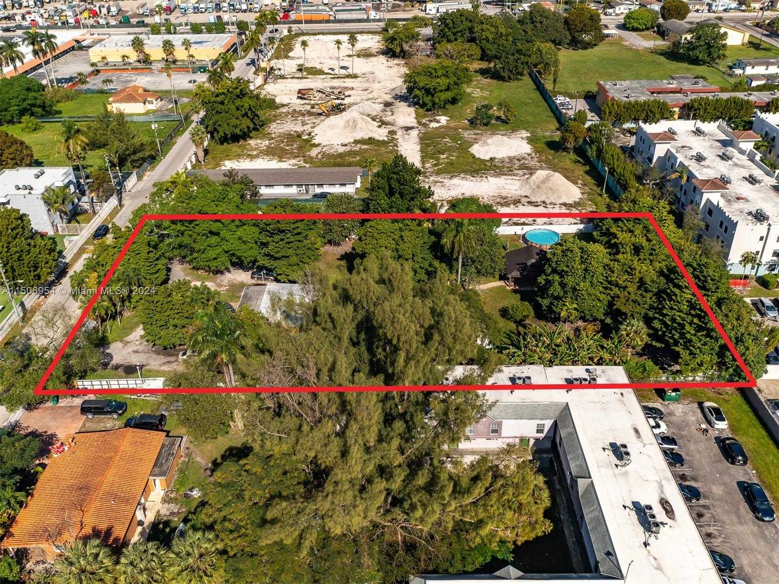 Small Image of 13265 ALEXANDRIA DR, Opa-Locka Number 2