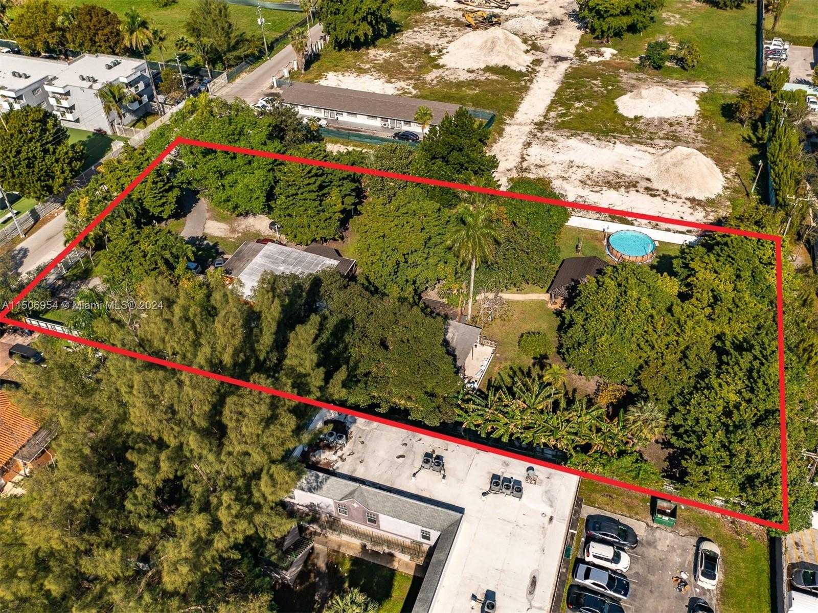 Small Image of 13265 ALEXANDRIA DR, Opa-Locka Number 3
