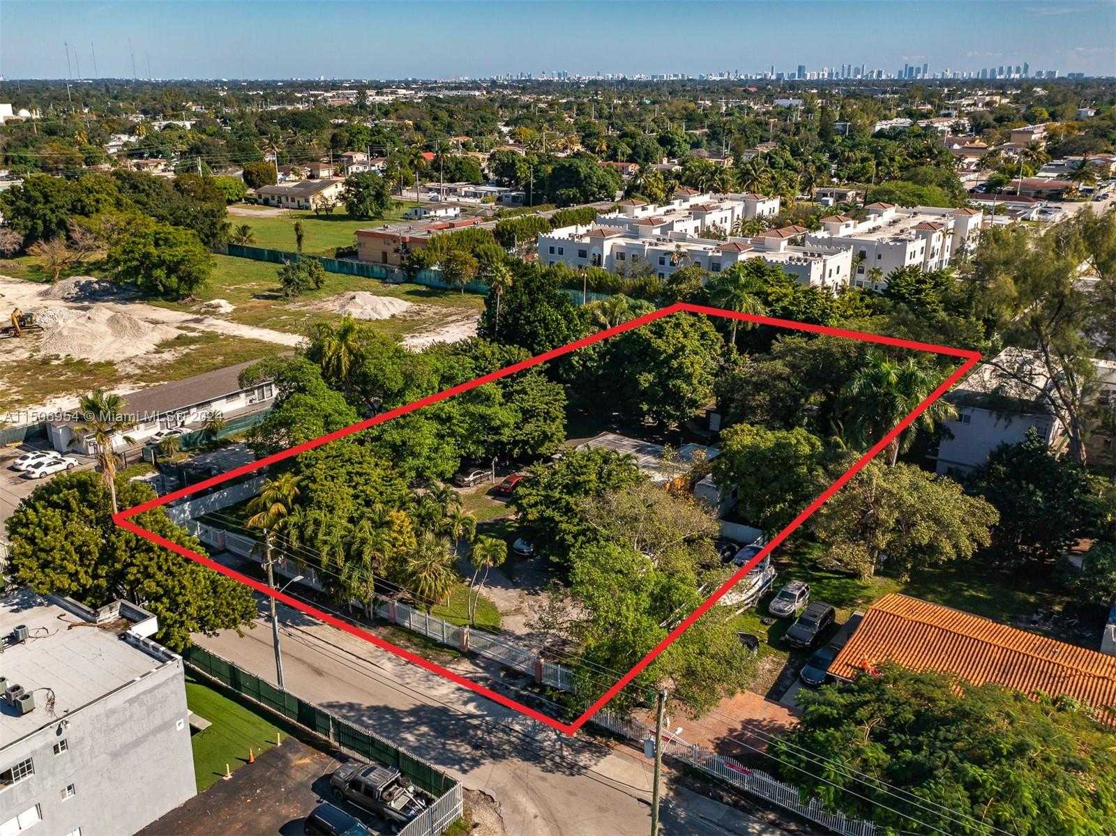 Small Image of 13265 ALEXANDRIA DR, Opa-Locka Number 4