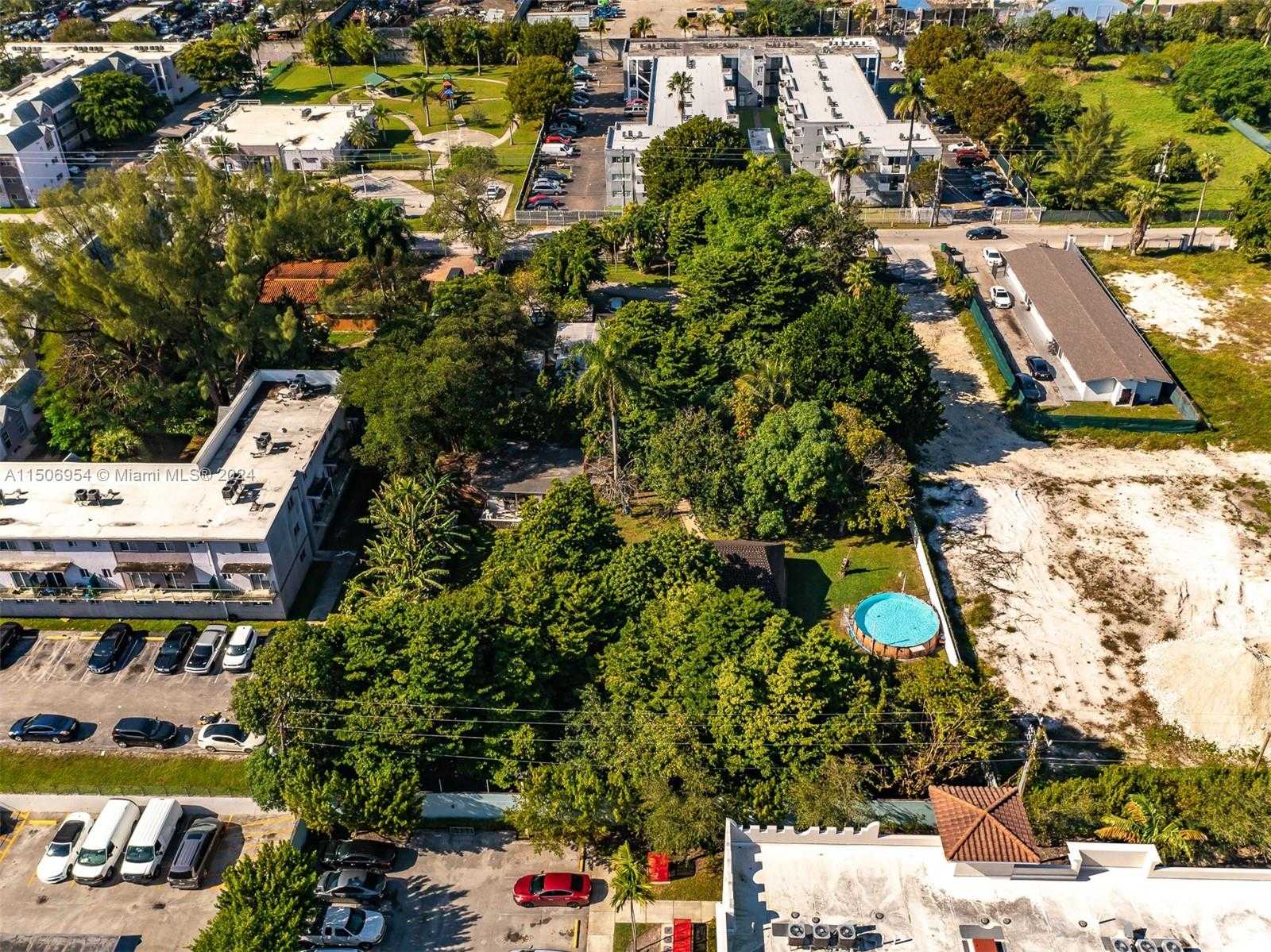 Small Image of 13265 ALEXANDRIA DR, Opa-Locka Number 9