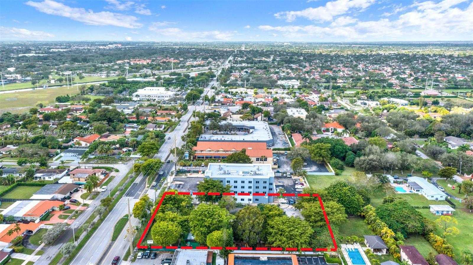 Small Image of 9945 SOUTH WEST 72ND ST, Miami Number 8