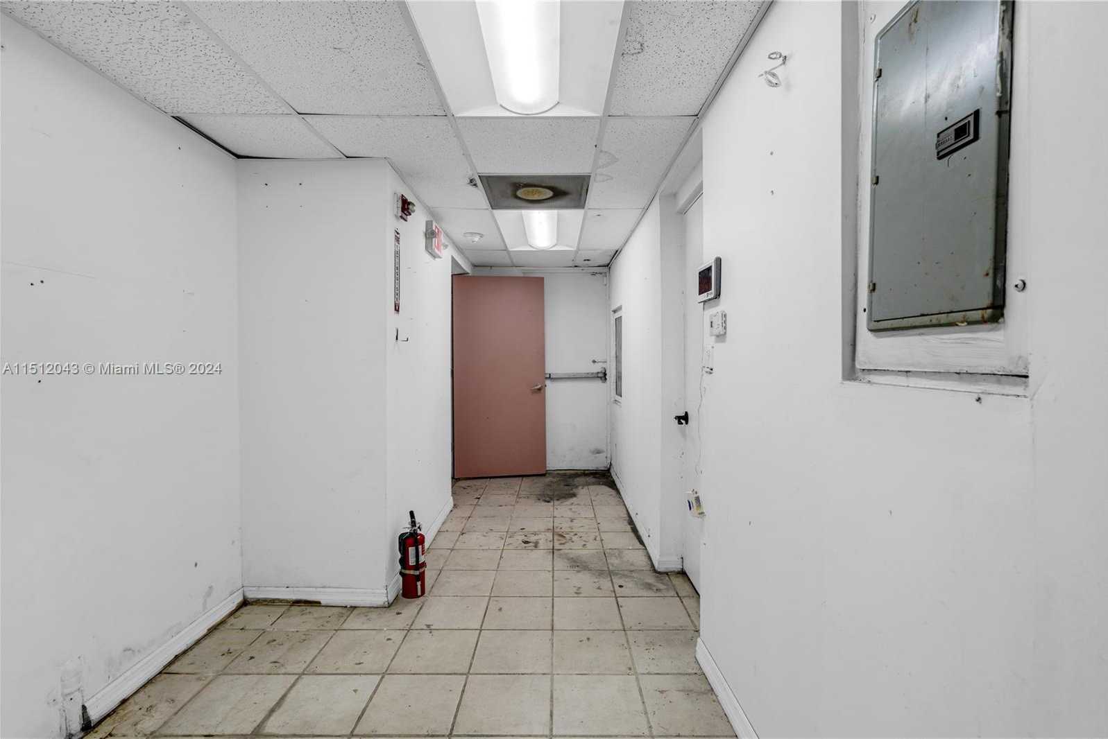 Small Image of 1300 LINCOLN RD #C-1B, Miami Beach Number 11