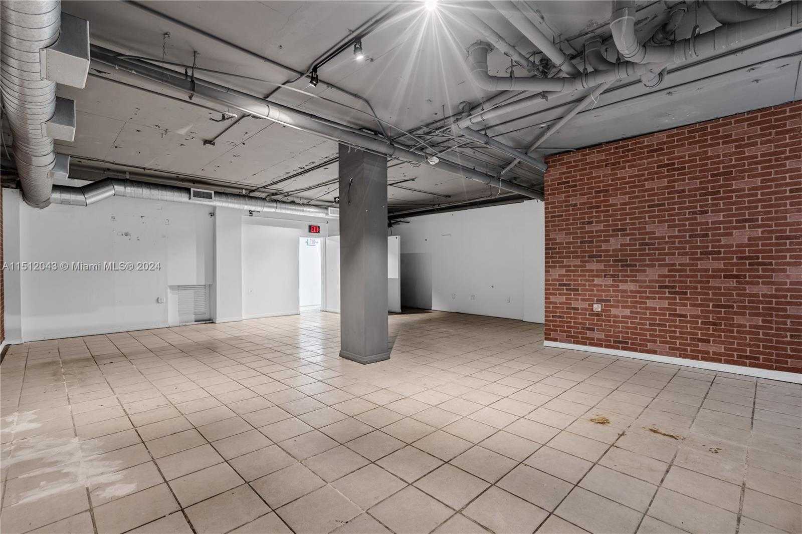 Small Image of 1300 LINCOLN RD #C-1B, Miami Beach Number 4