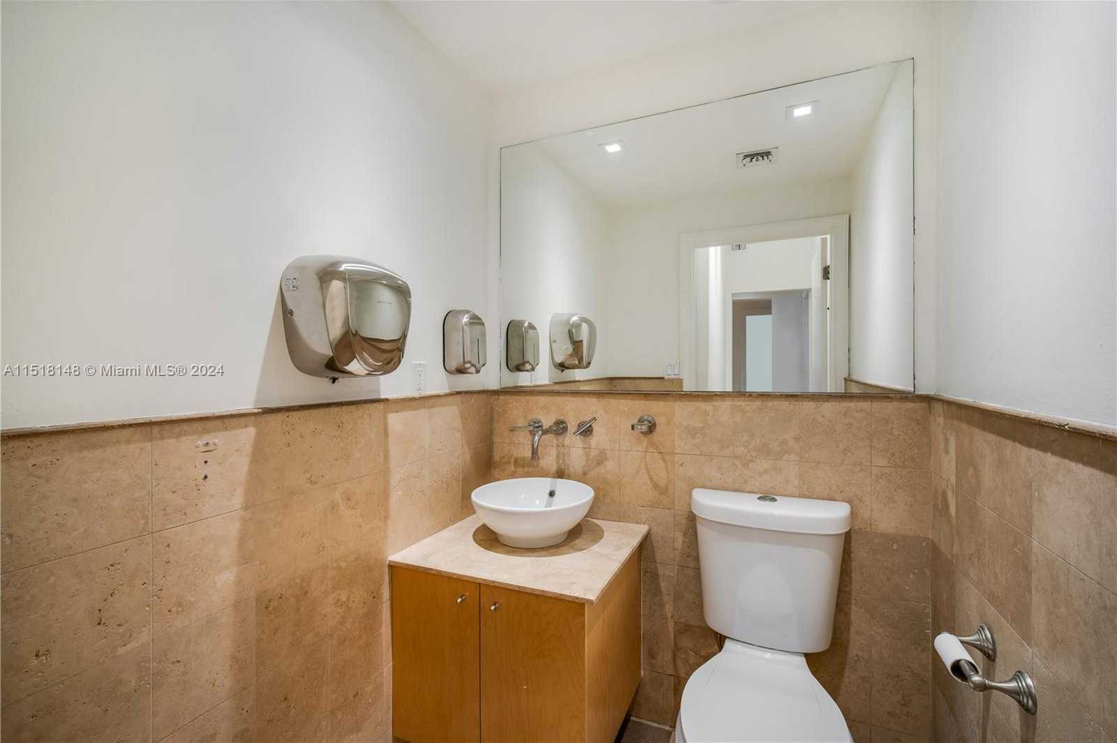 Small Image of 50 WEST MASHTA DR, Key Biscayne Number 21