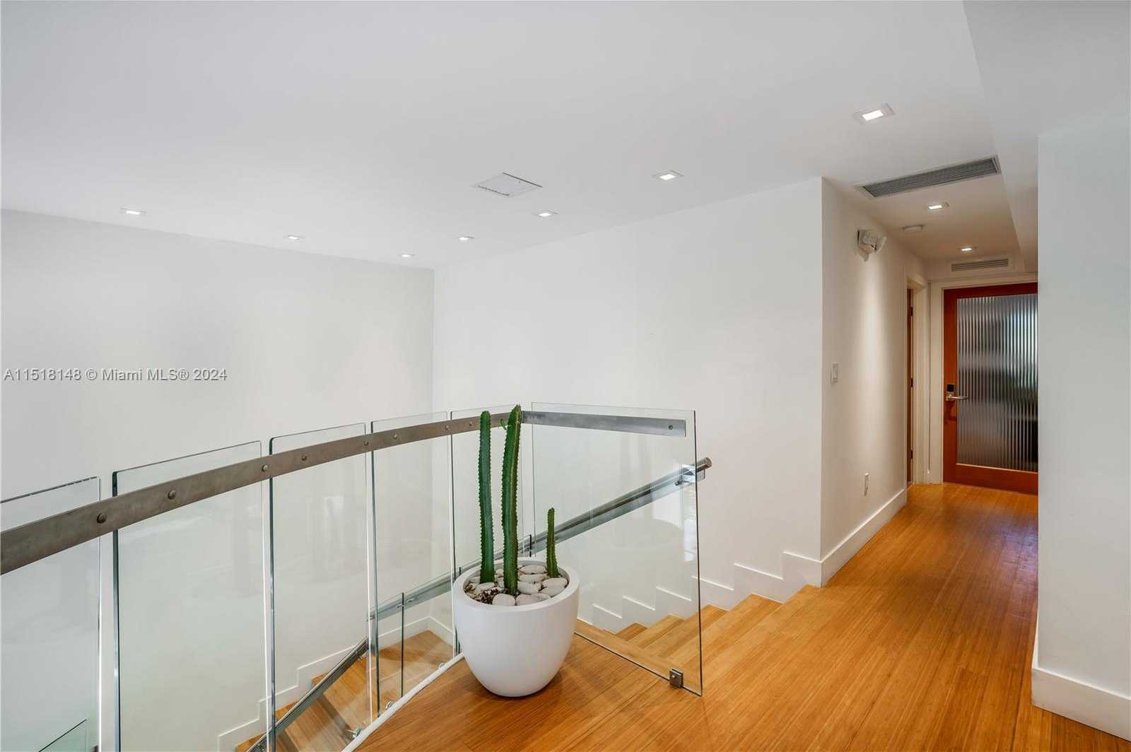 Small Image of 50 WEST MASHTA DR, Key Biscayne Number 25