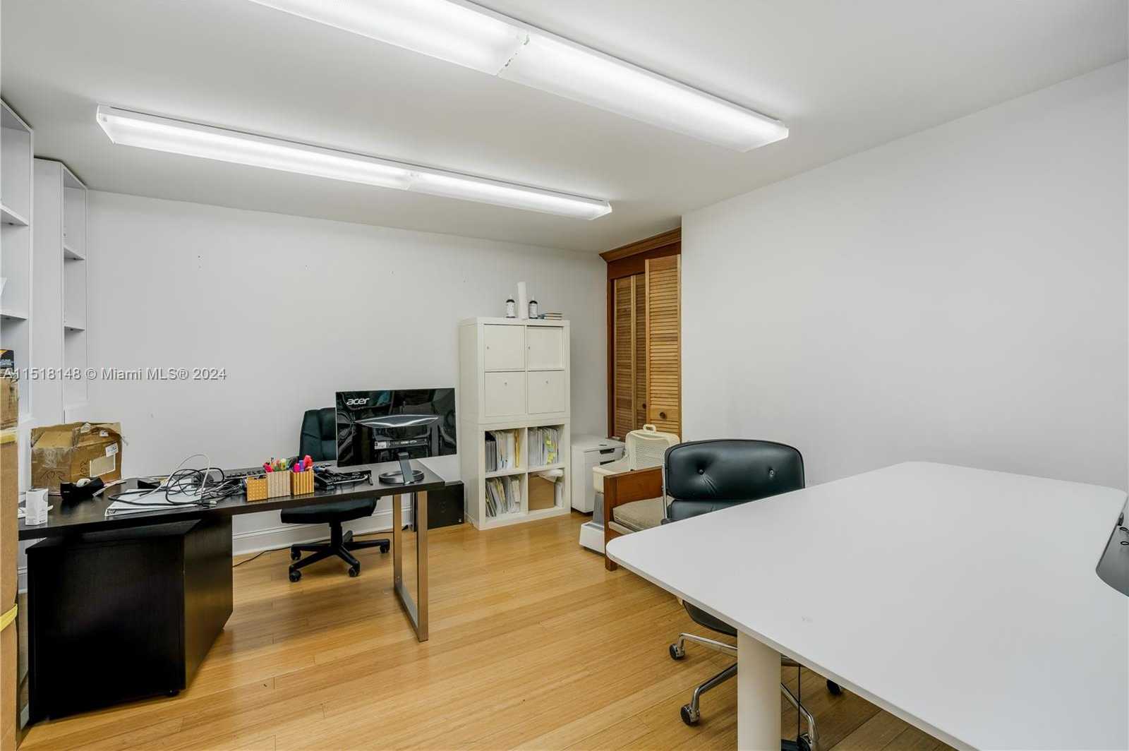 Small Image of 50 WEST MASHTA DR, Key Biscayne Number 26