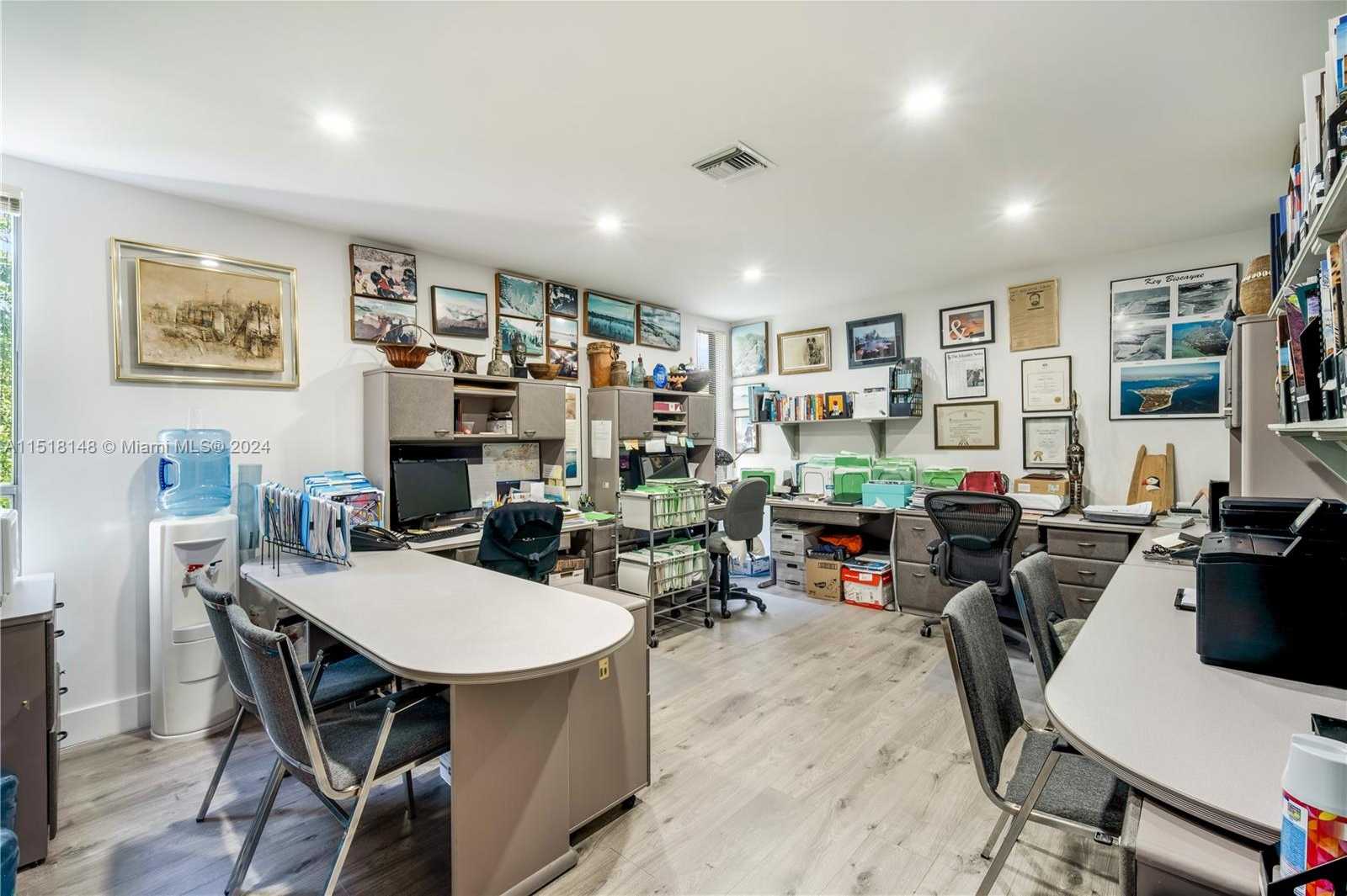 Small Image of 50 WEST MASHTA DR, Key Biscayne Number 32