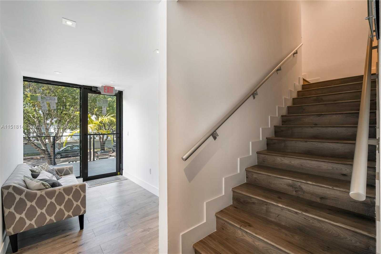 Small Image of 50 WEST MASHTA DR, Key Biscayne Number 34