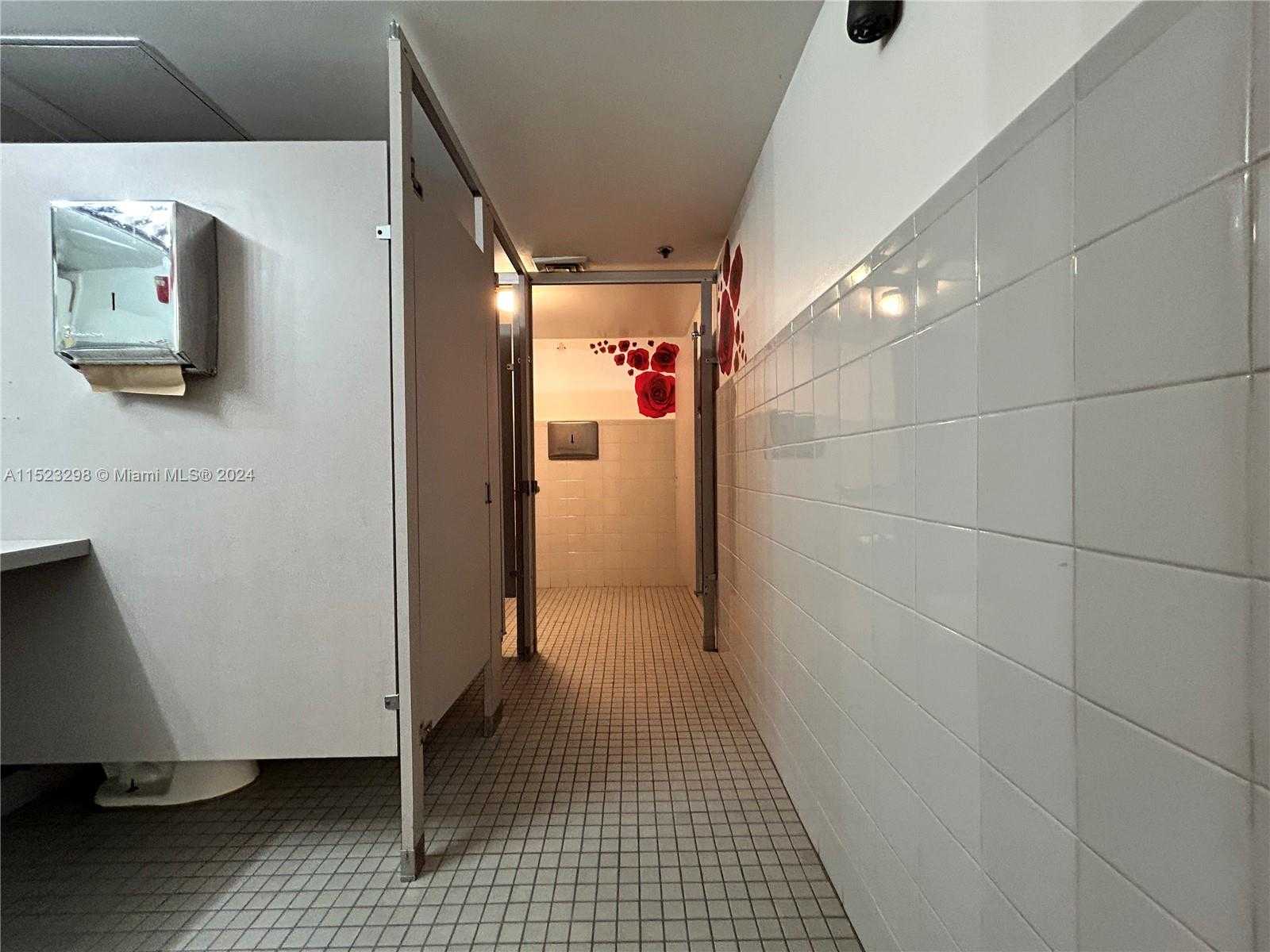 Small Image of 2055 LIBERTY ST, Hollywood Number 15