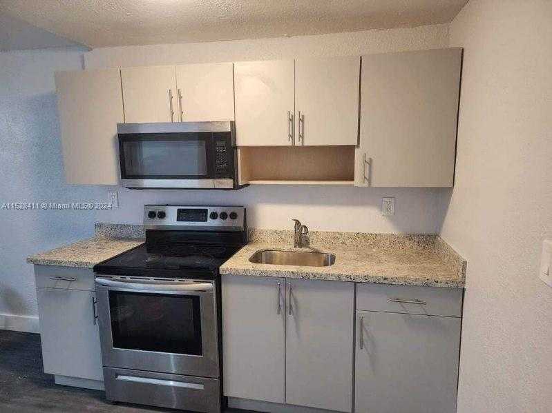 Small Image of 421 NORTH WEST 12TH ST, Florida City Number 4