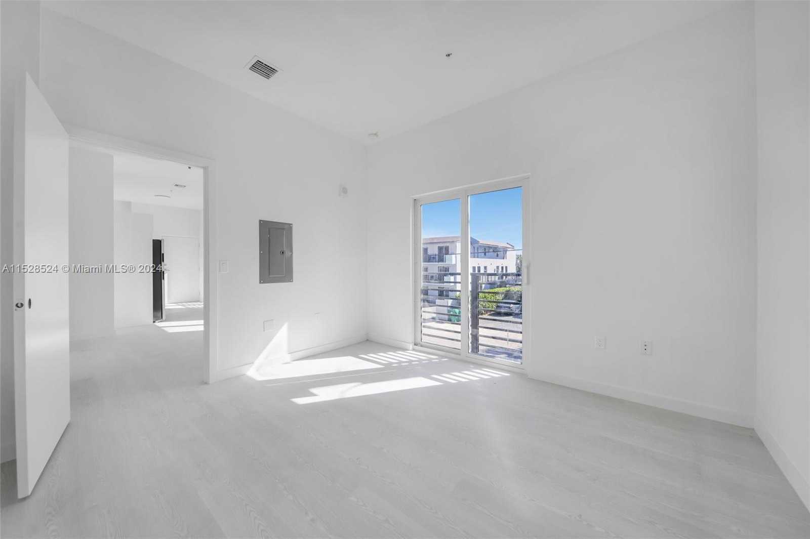 Small Image of 1567 NORTH WEST 1ST ST, Miami Number 42