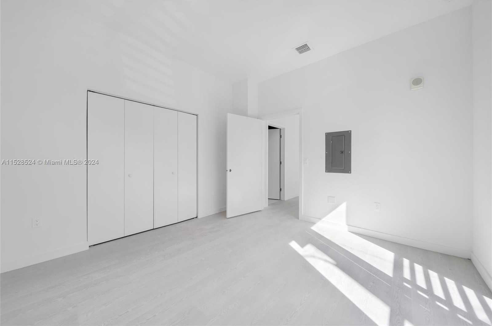 Small Image of 1567 NORTH WEST 1ST ST, Miami Number 43