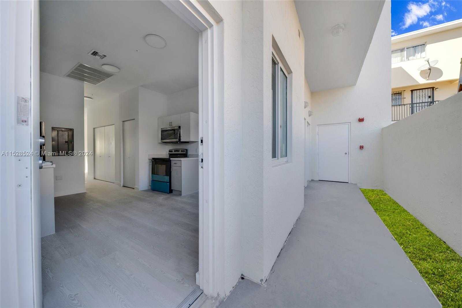 Small Image of 1567 NORTH WEST 1ST ST, Miami Number 59