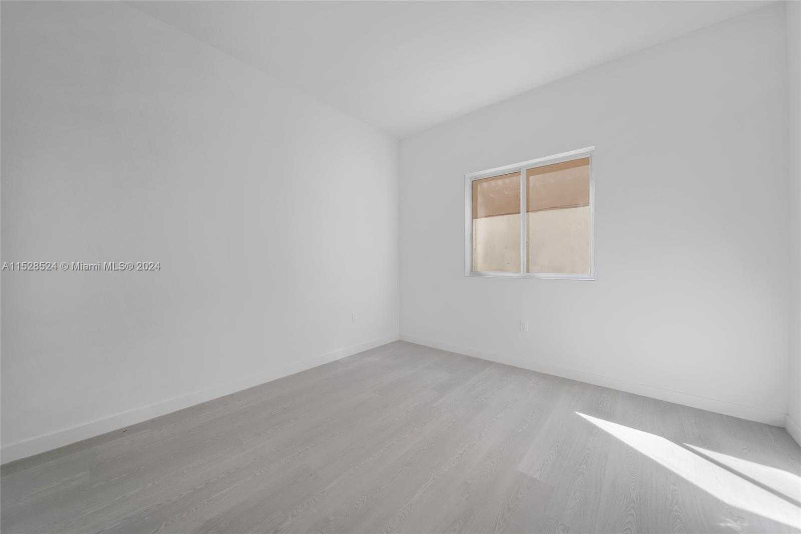 Small Image of 1567 NORTH WEST 1ST ST, Miami Number 68