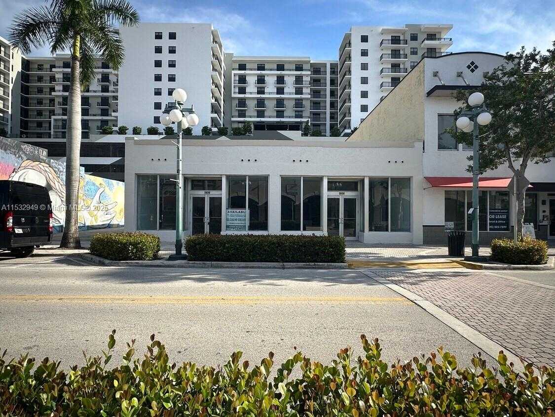 Small Image of 2020 HARRISON ST, Hollywood Number 3