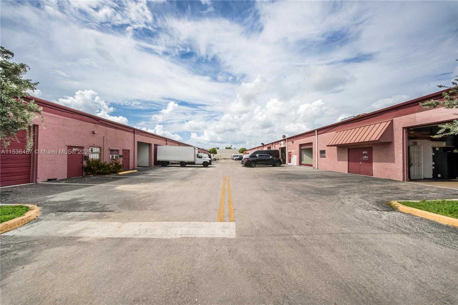 Small Image of 1375 NORTH WEST 65TH AV, Plantation Number 2
