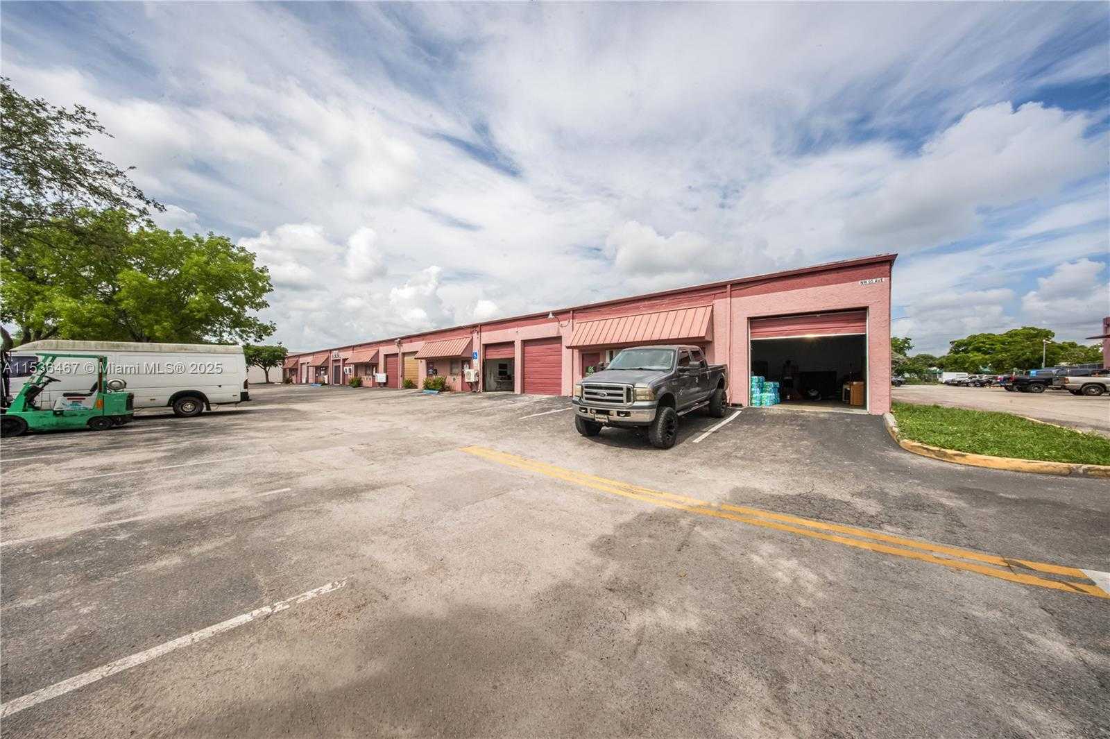 Small Image of 1375 NORTH WEST 65TH AV, Plantation Number 4