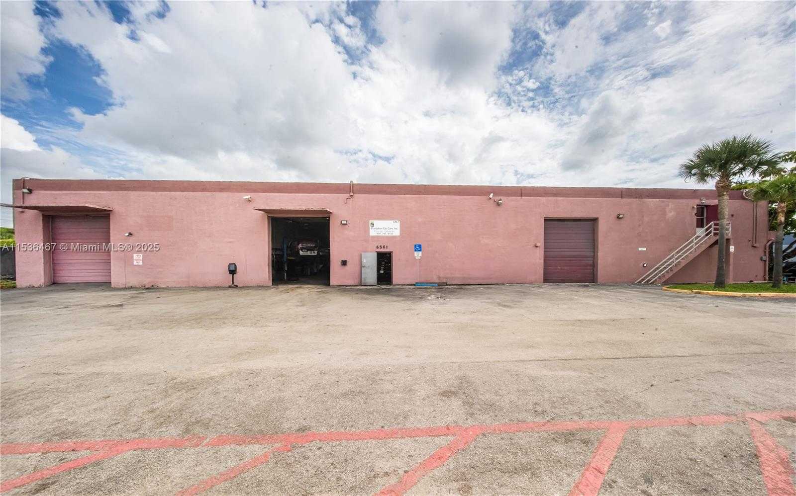 Small Image of 1375 NORTH WEST 65TH AV, Plantation Number 6