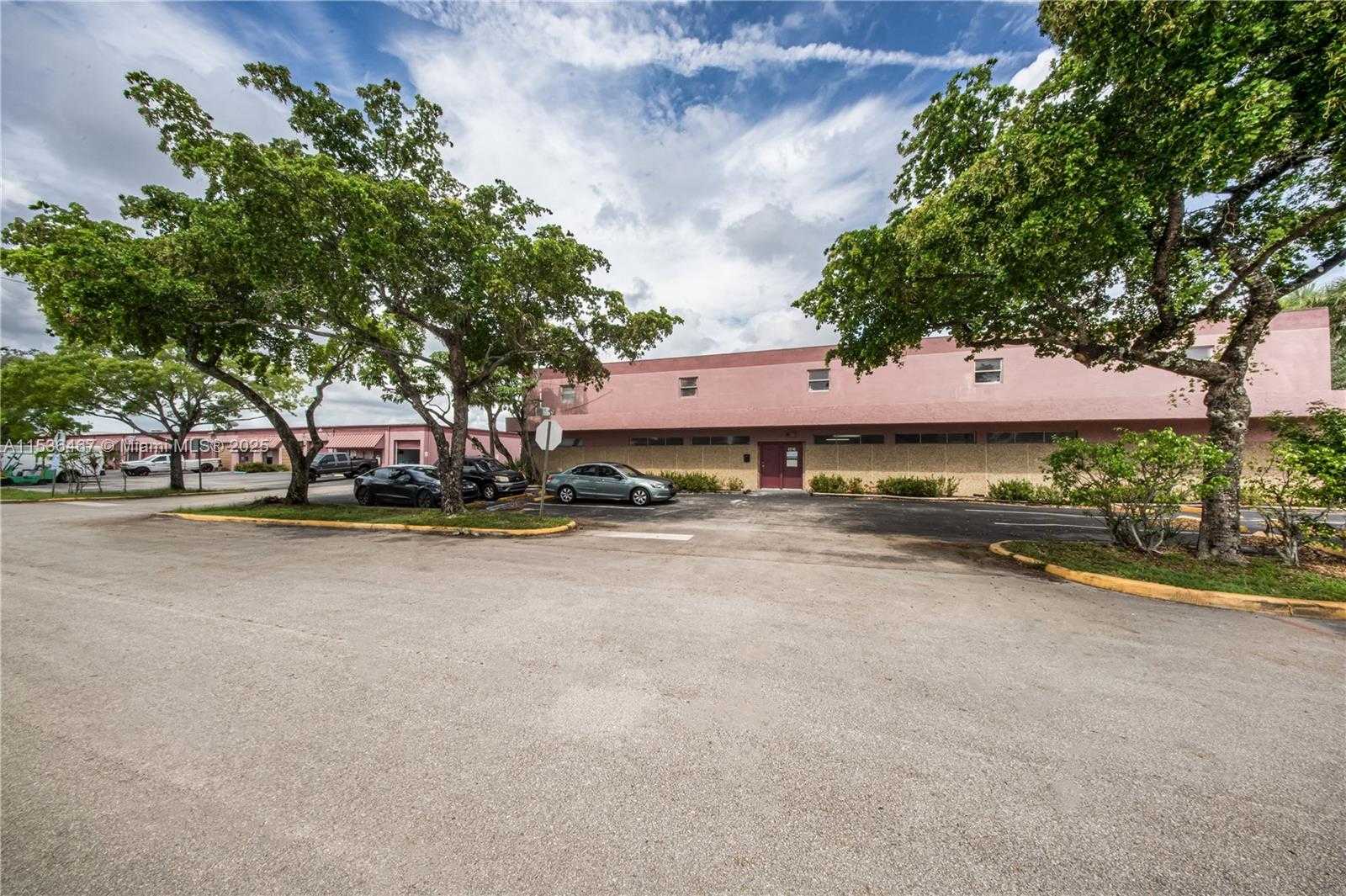 Small Image of 1375 NORTH WEST 65TH AV, Plantation Number 7