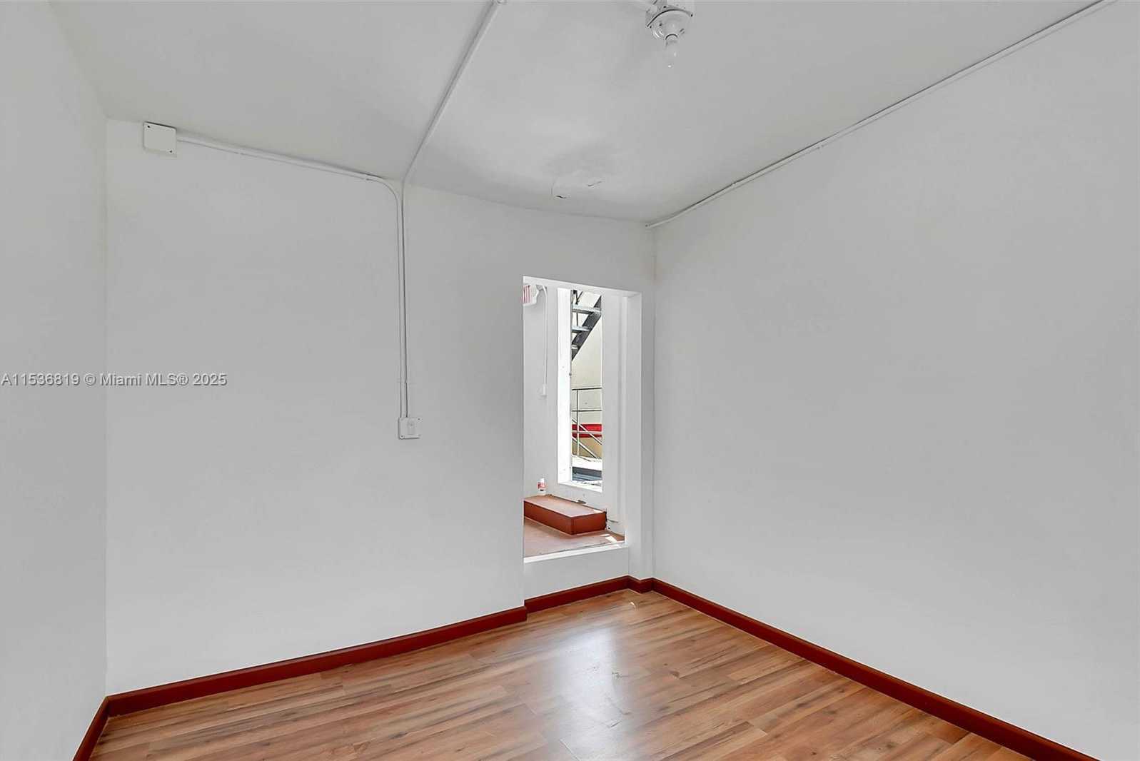 Small Image of 1818 NORTH WEST 17TH AVE, Miami Number 22