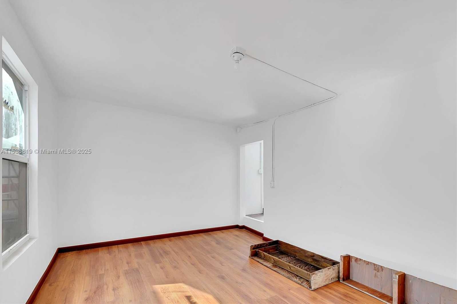 Small Image of 1818 NORTH WEST 17TH AVE, Miami Number 24