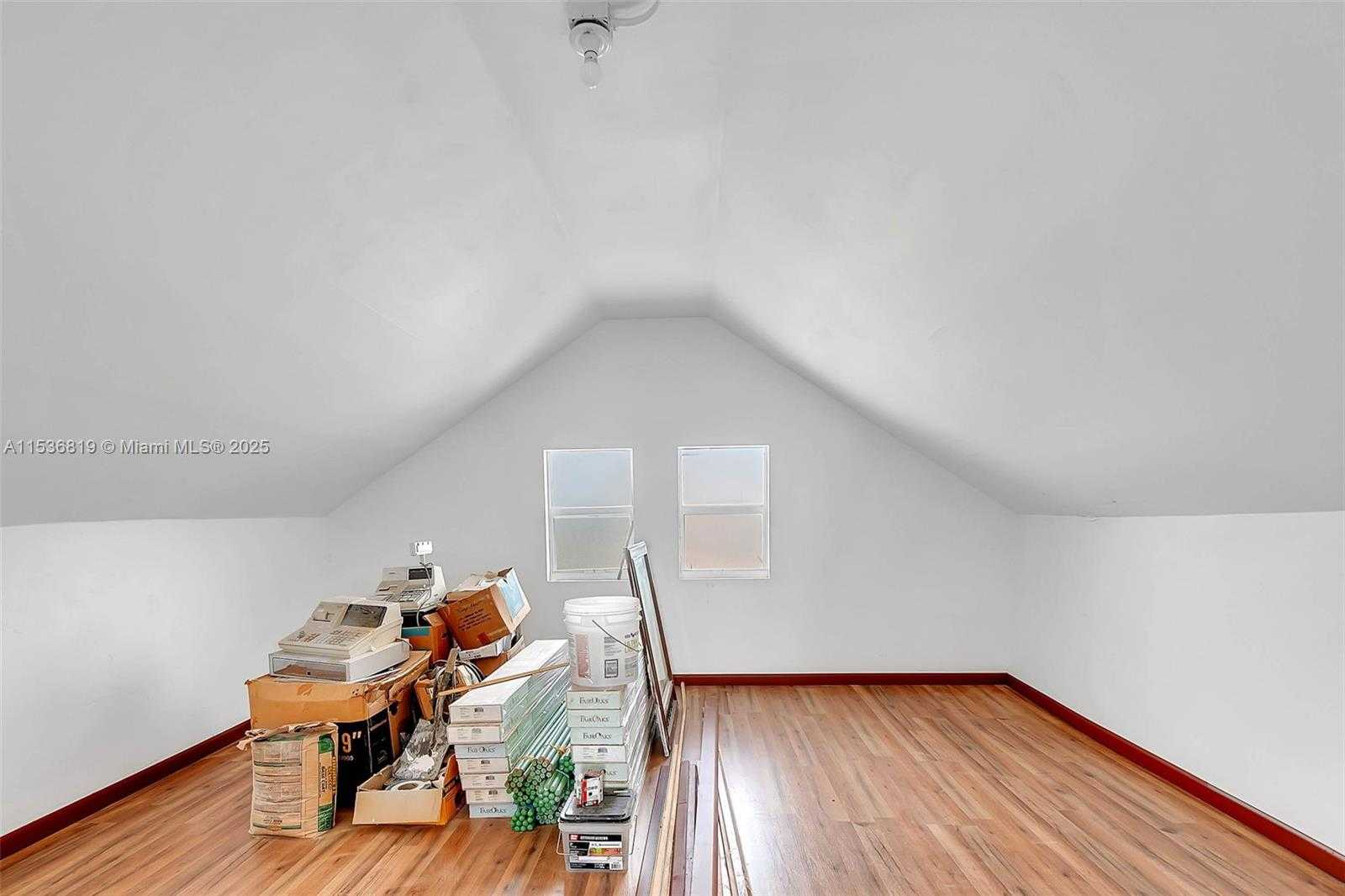 Small Image of 1818 NORTH WEST 17TH AVE, Miami Number 32