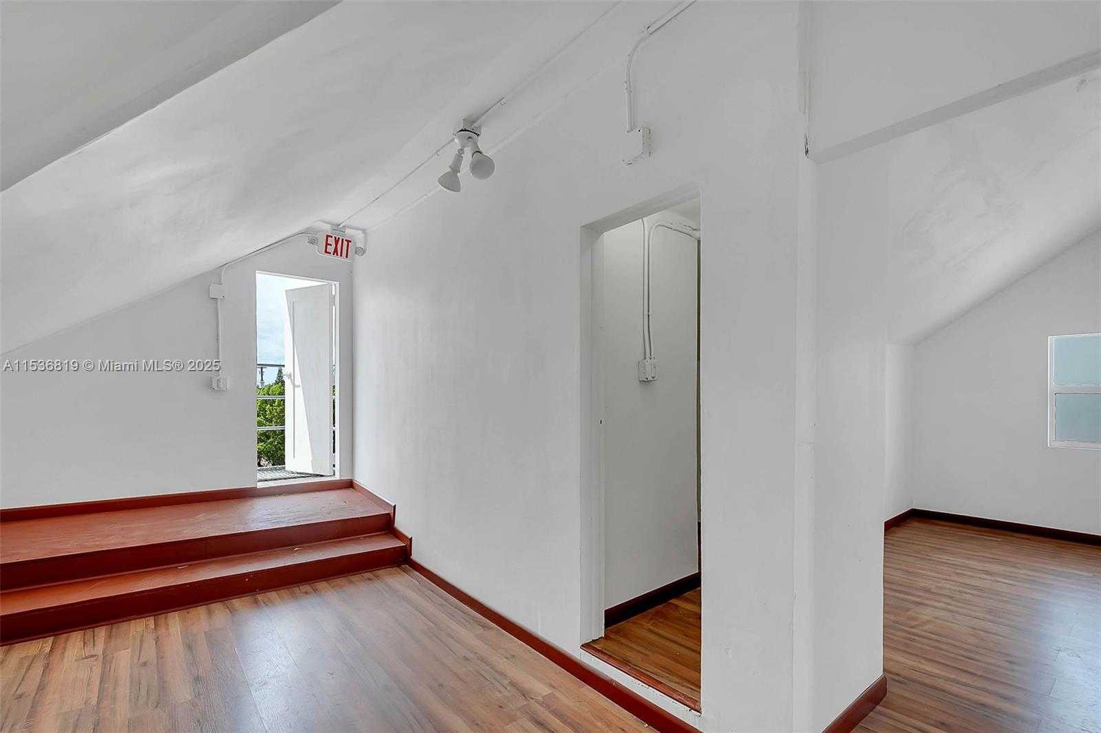Small Image of 1818 NORTH WEST 17TH AVE, Miami Number 34