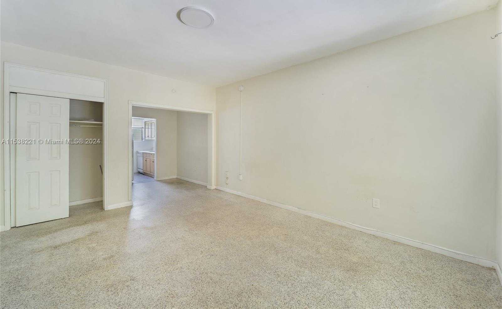 Small Image of 1770 MERIDIAN AVE, Miami Beach Number 3