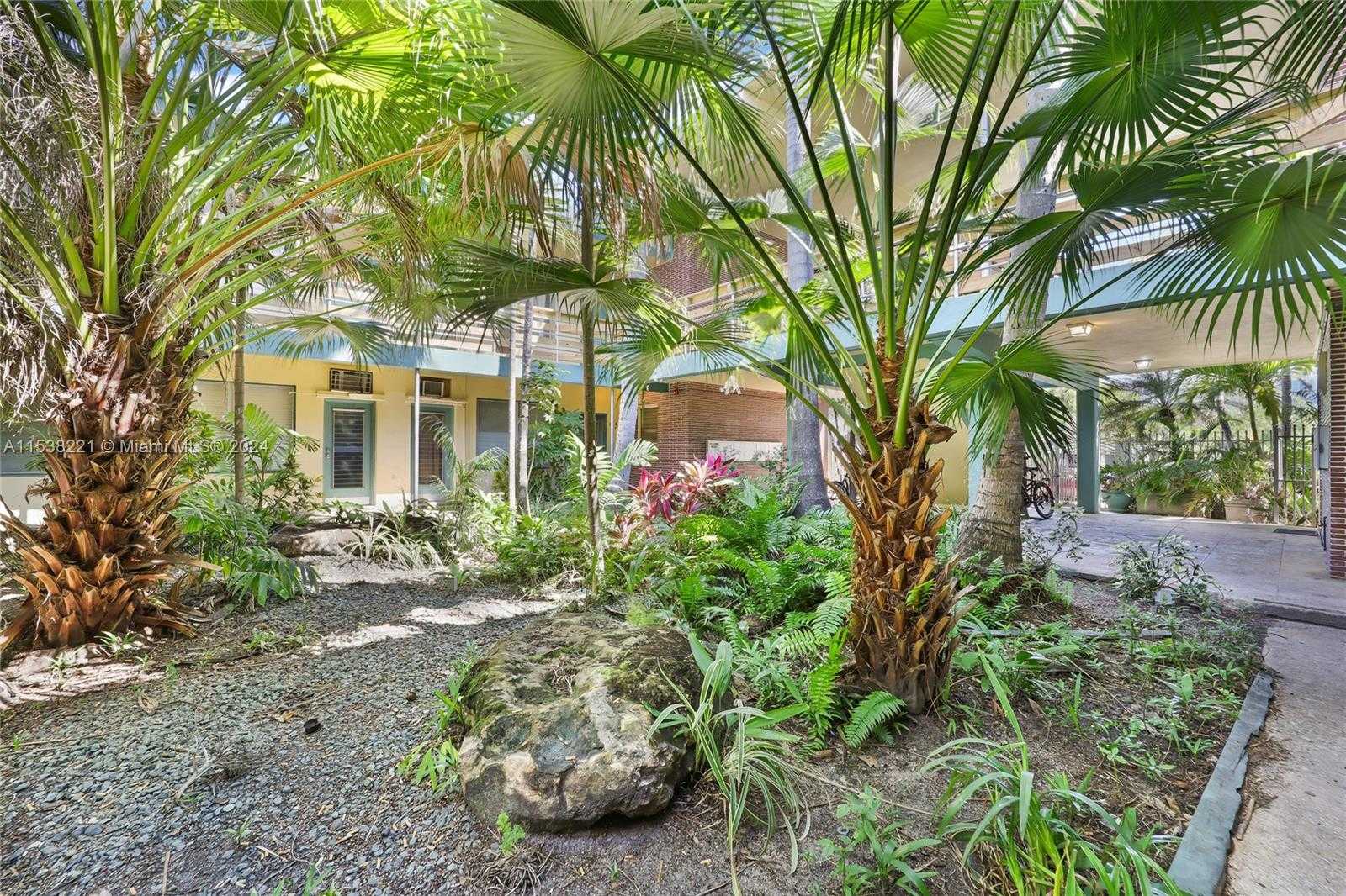 Small Image of 1770 MERIDIAN AVE, Miami Beach Number 8