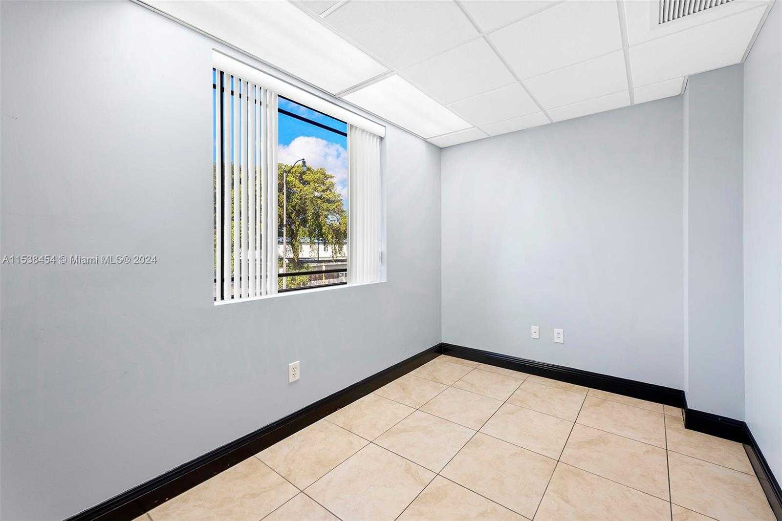 Small Image of 2227 NORTH FEDERAL HWY, Hollywood Number 18