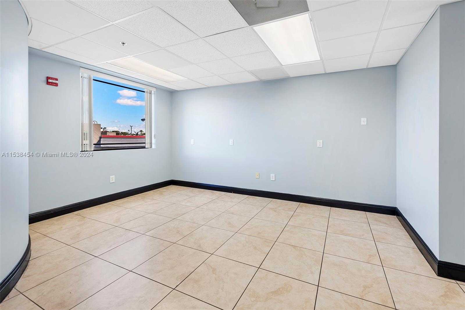 Small Image of 2227 NORTH FEDERAL HWY, Hollywood Number 22