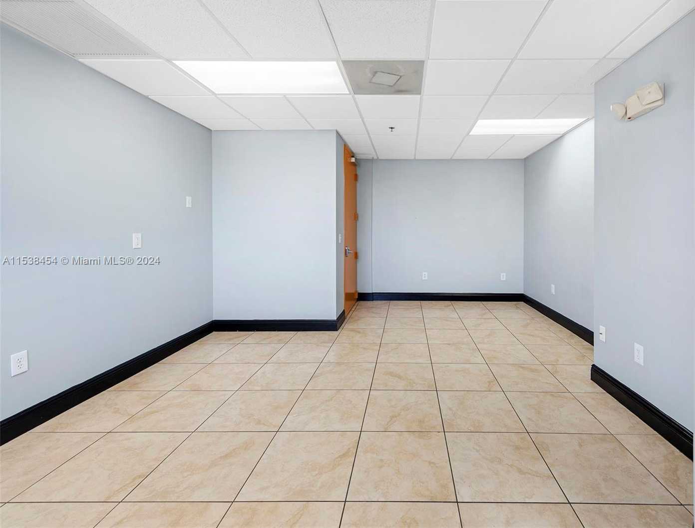 Small Image of 2227 NORTH FEDERAL HWY, Hollywood Number 24