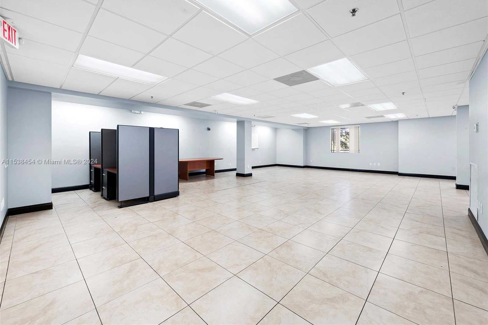 Small Image of 2227 NORTH FEDERAL HWY, Hollywood Number 29