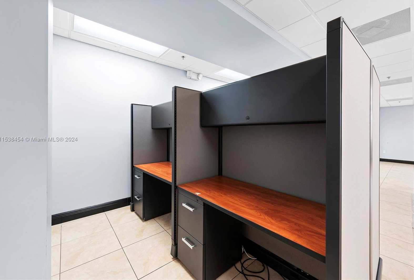 Small Image of 2227 NORTH FEDERAL HWY, Hollywood Number 30