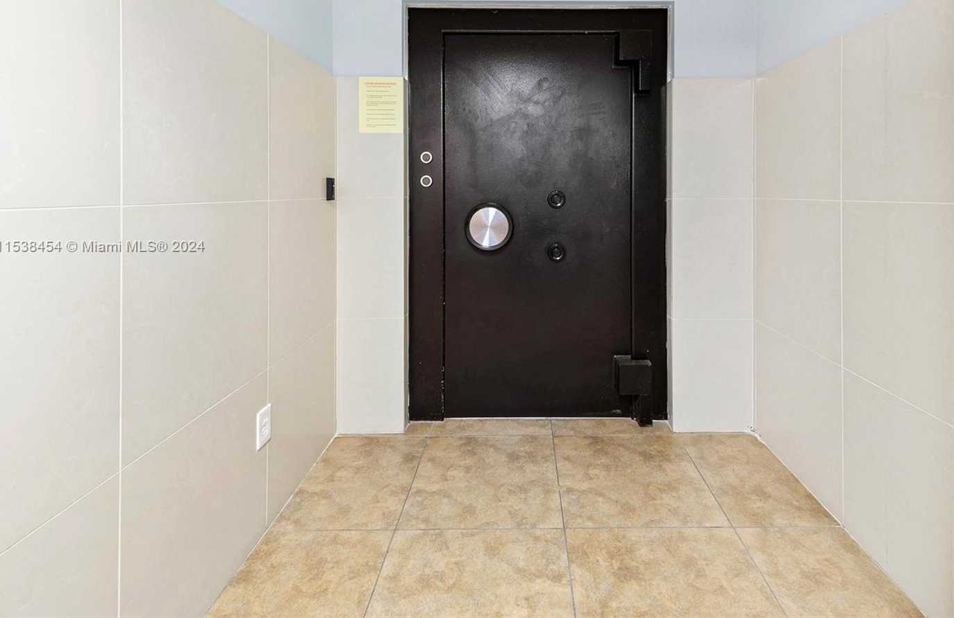 Small Image of 2227 NORTH FEDERAL HWY, Hollywood Number 32